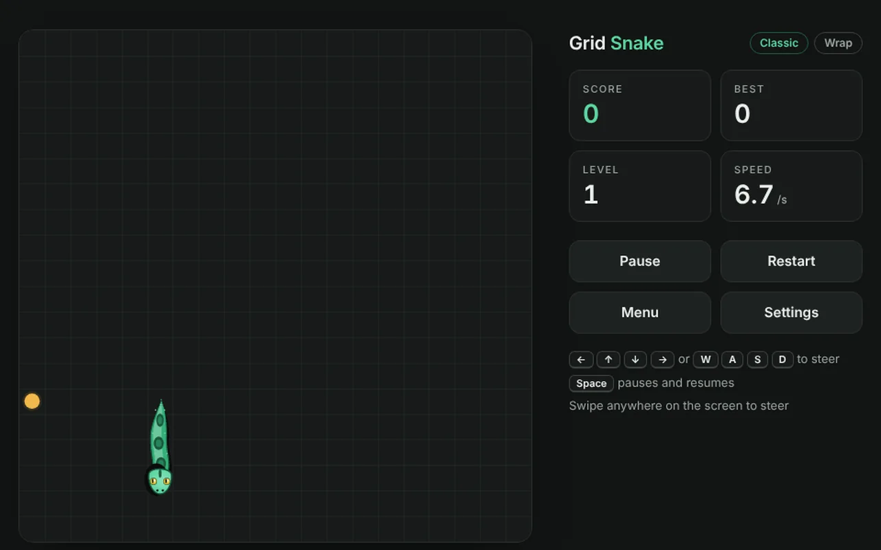 A green snake on a dark grid heading towards a golden apple, with the score, best score, level and speed shown beside the board.
